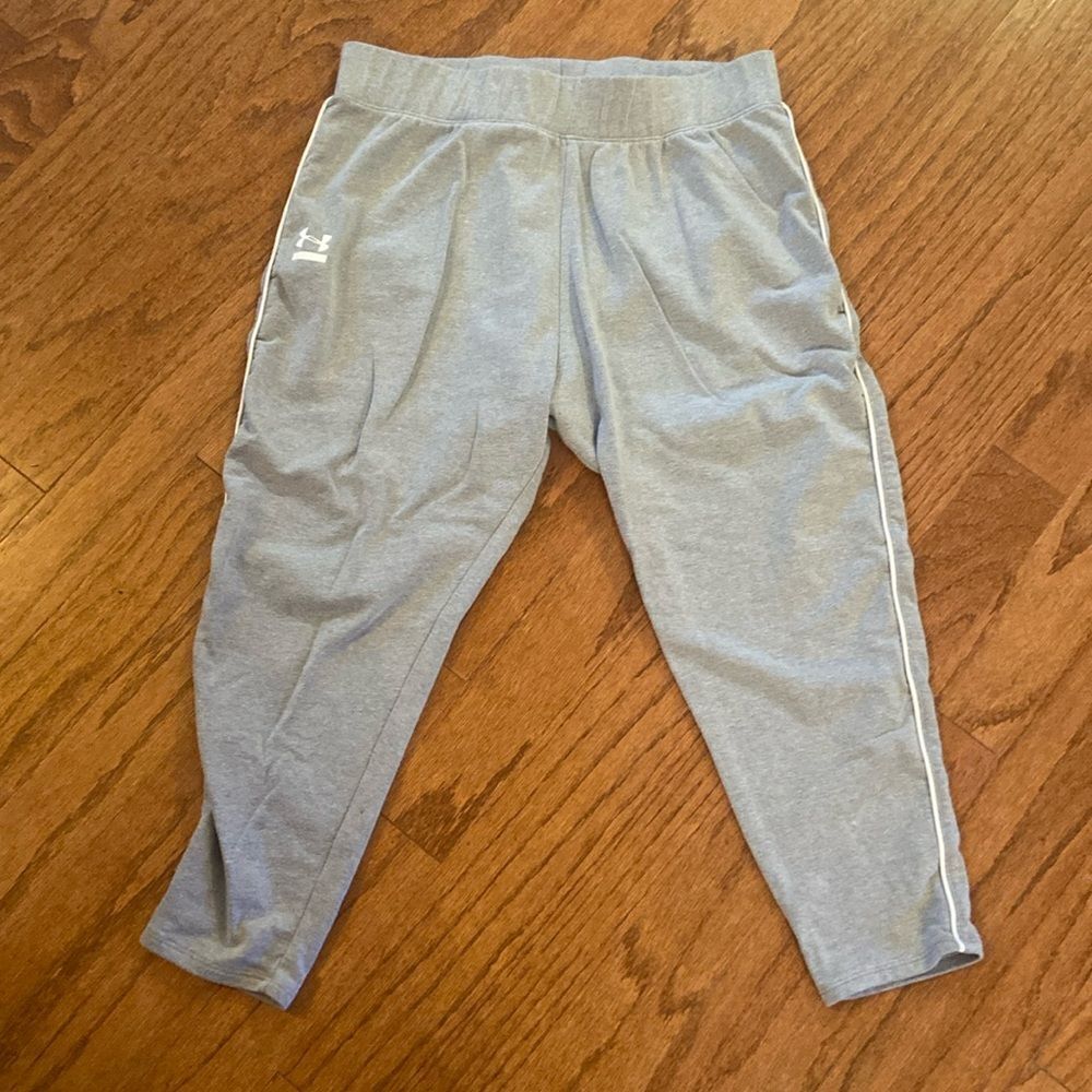 Under Armour, loose/coop làche high waisted cropped sweat pants/  Large/ gray